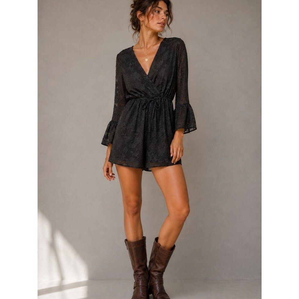 NWT Mi Ami Black Floral Burnout Romper Bell Sleeve Surplice Tie Waist Size M